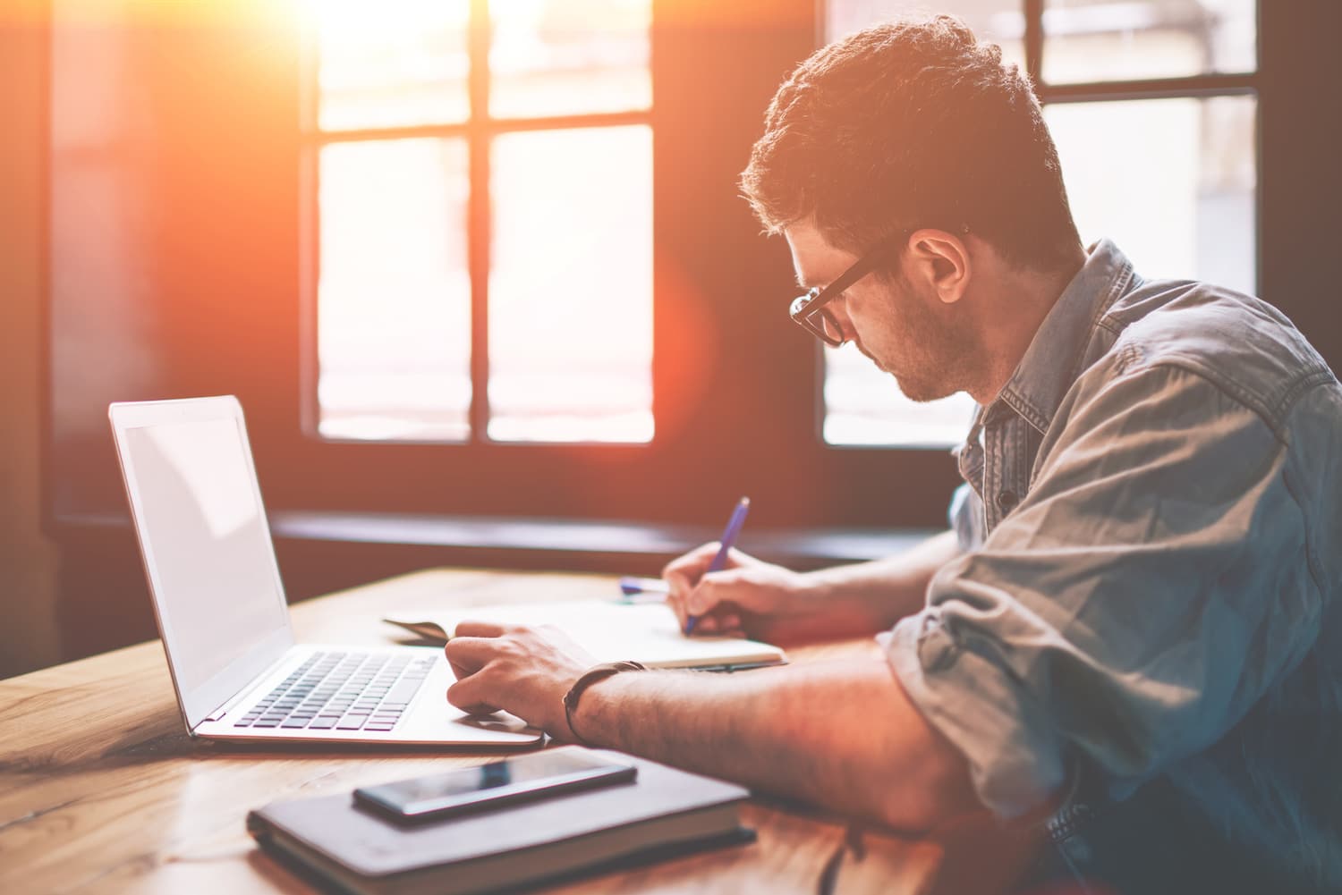 man writing seo content to speed it up