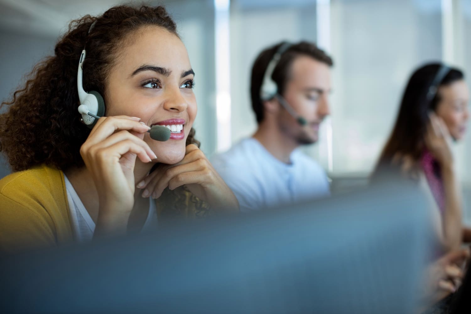 sales rep helping contractor to avoid missing leads